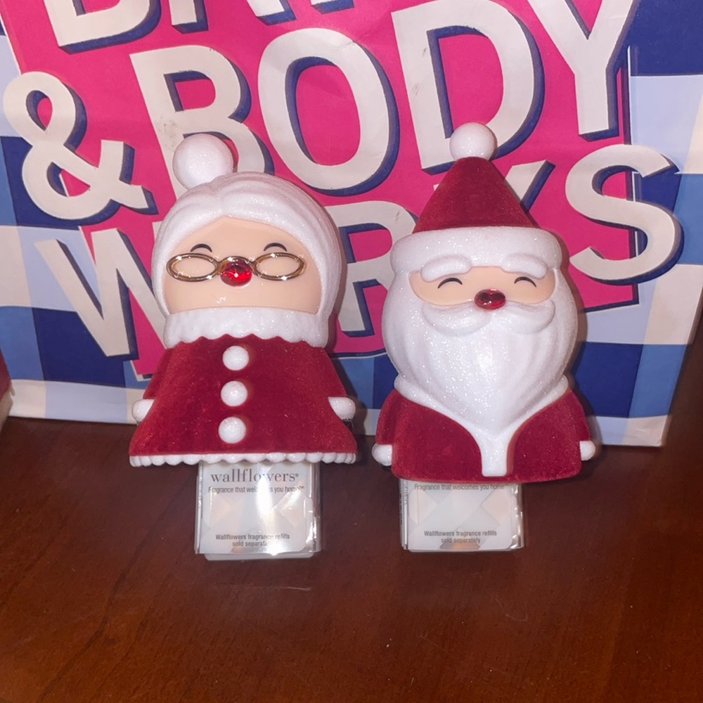 Bath & Body Works Santa and Mrs. Claus Candle Holders - Red and White